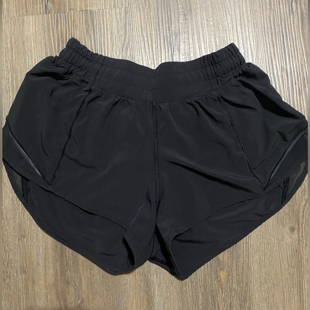 Lululemon Hotty Hot Short 2.5”